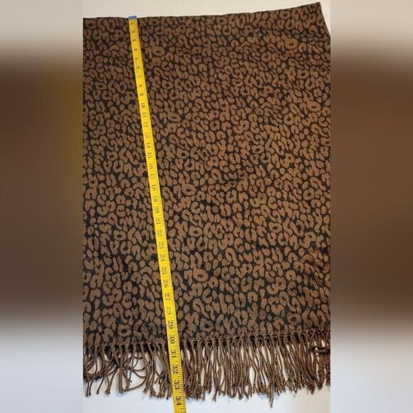 V. Fraas Animal Print Shaw with fringe Women's One Size / Plus Size - Picture 6 of 9
